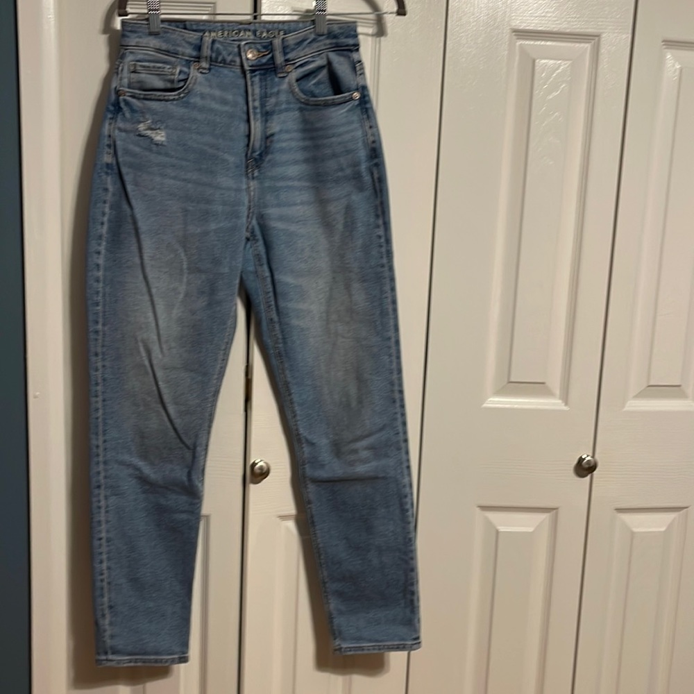 American Eagle Mom Jeans size 2 Regular